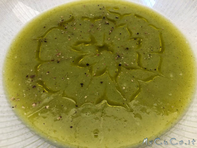 Vellutata di zucchine, porri e patate con il cuco moulinex