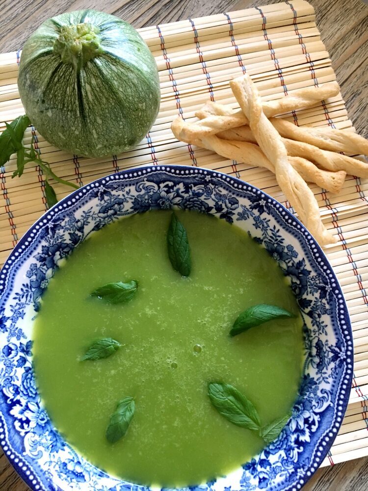 Vellutata zucchine, sedano e menta – proviamola tiepida!