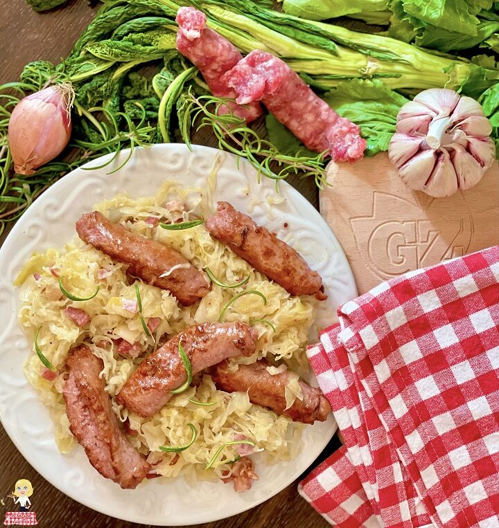 Verza con salsiccia in padella