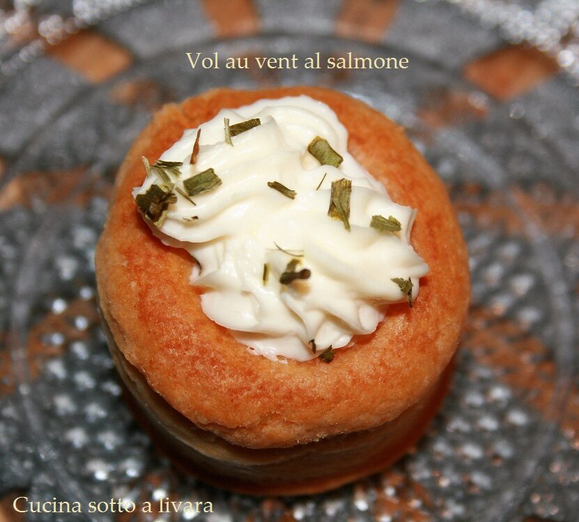 VOL AU VENT AL SALMONE