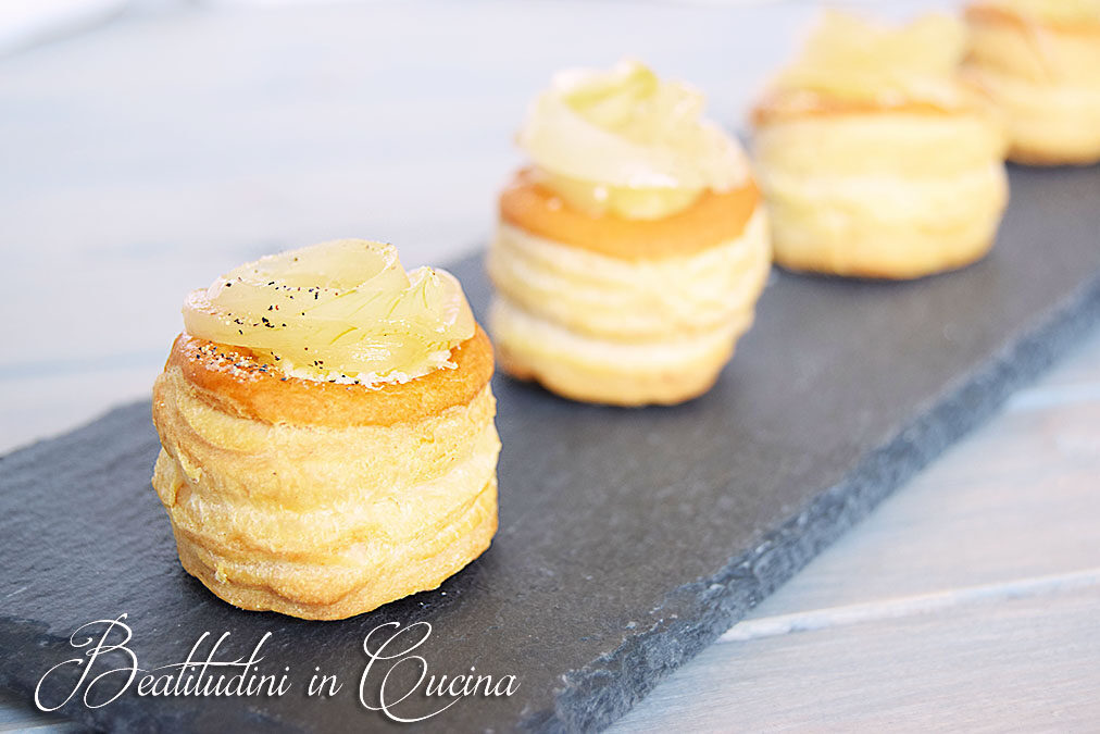 Vol au vent con fonduta e cipolle caramellate
