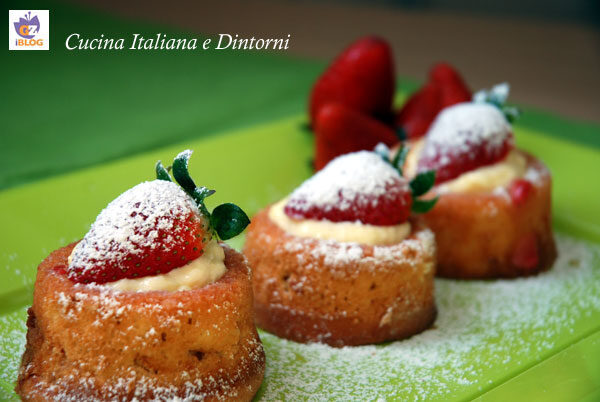 Vulcanetti dolci alla crema e fragole