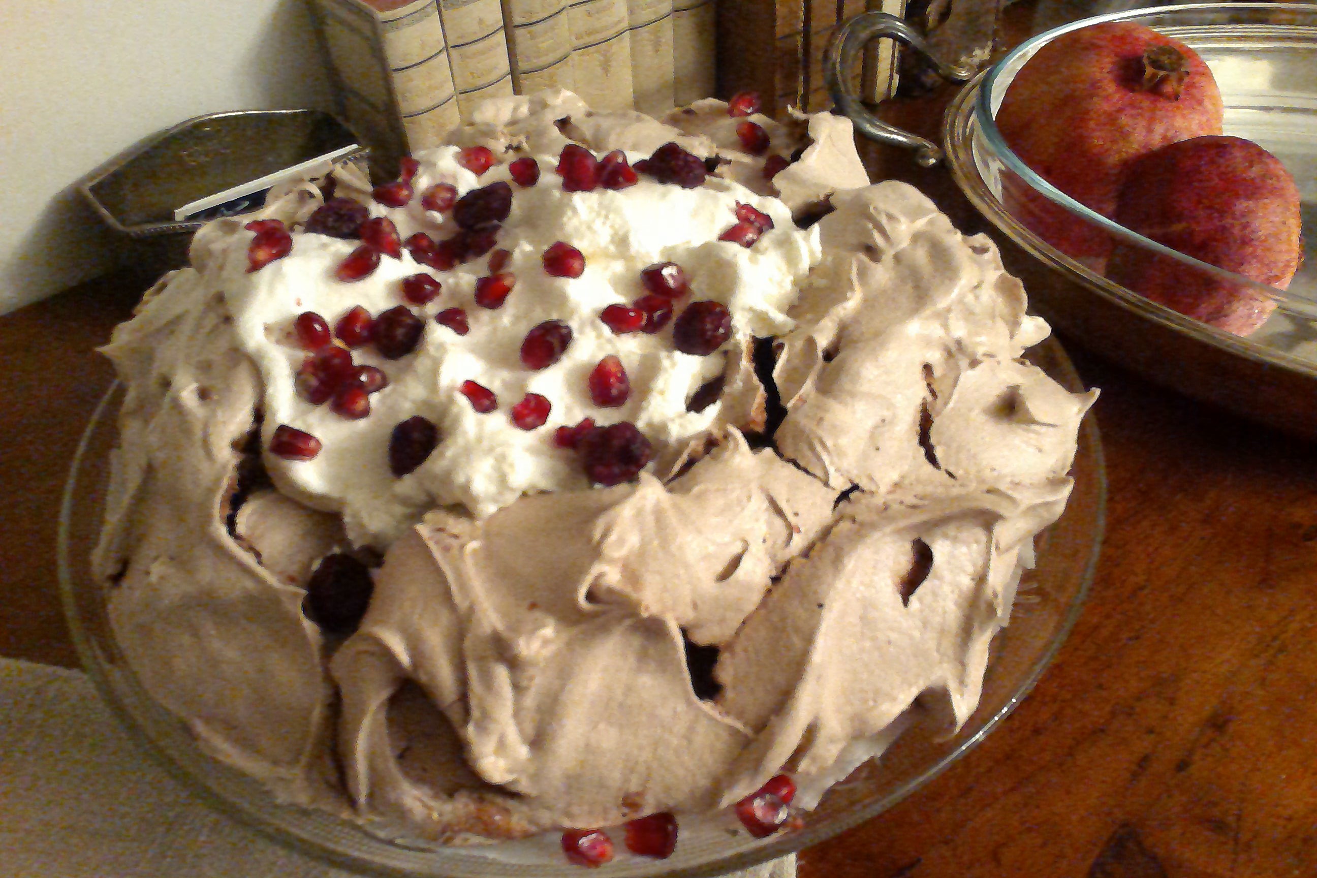 Vulcano meringato con sorpresa al cioccolato