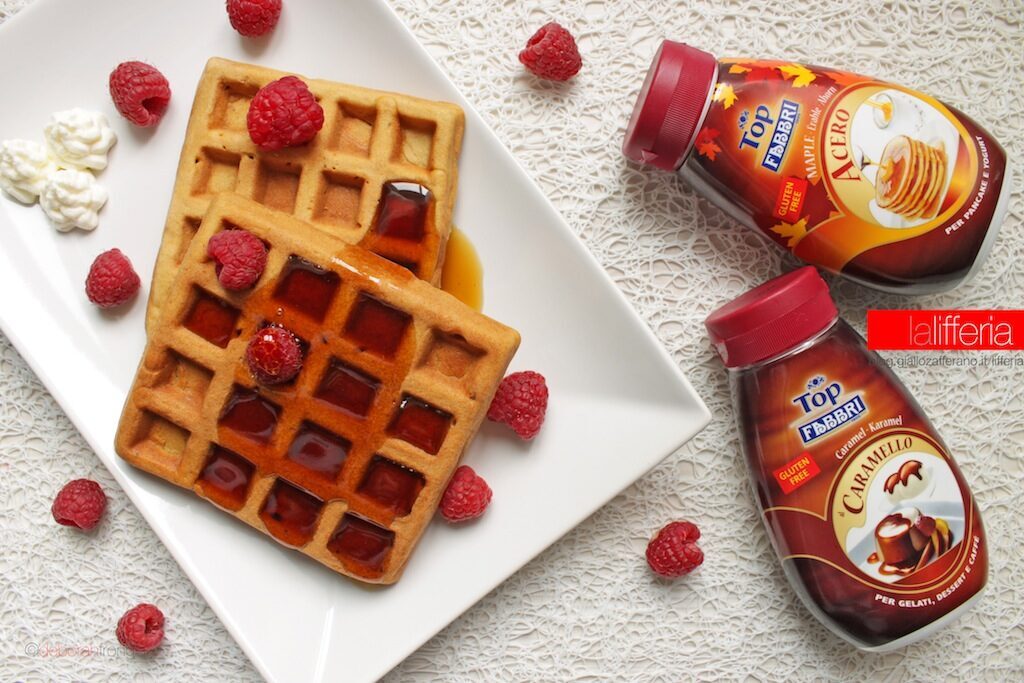 Waffle aromatizzati al caramello e allo sciroppo d'acero