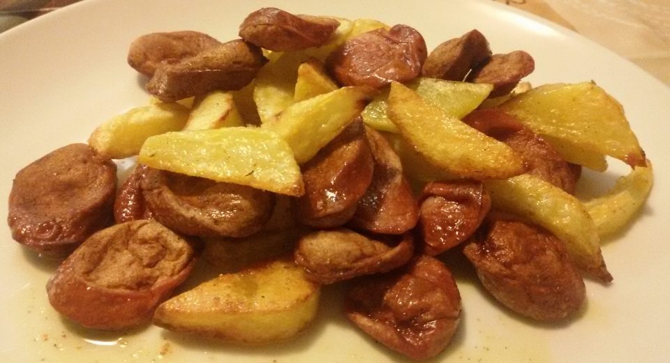 Wurstel e patate al forno