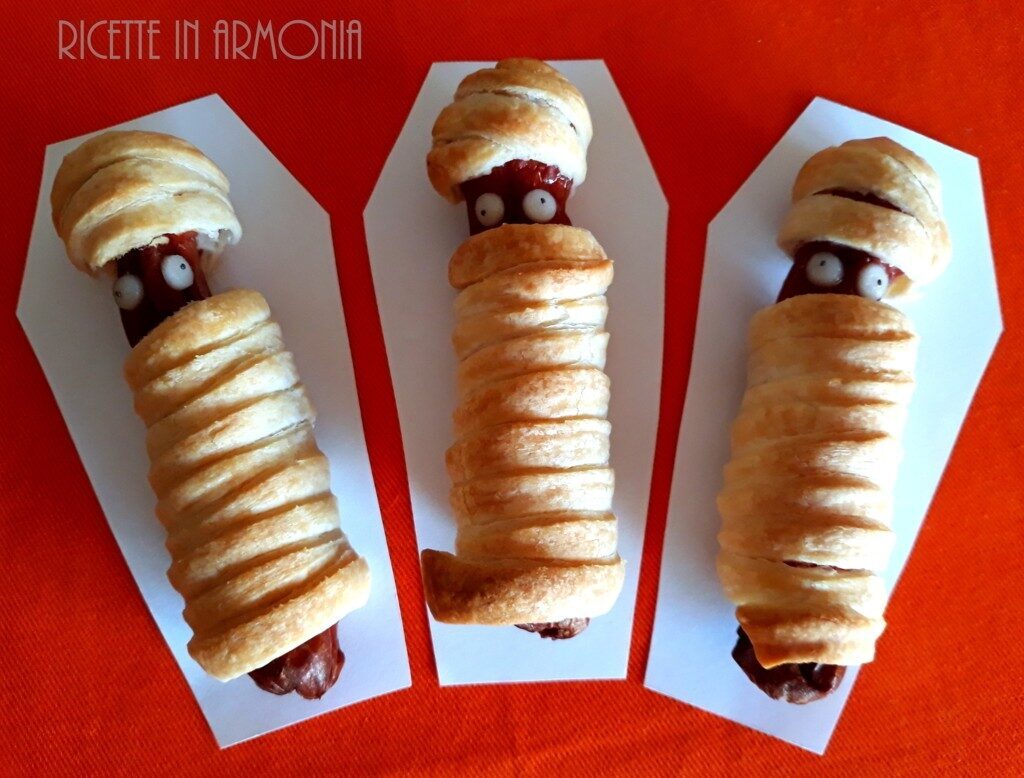 Wurstel mummia di sfoglia per halloween