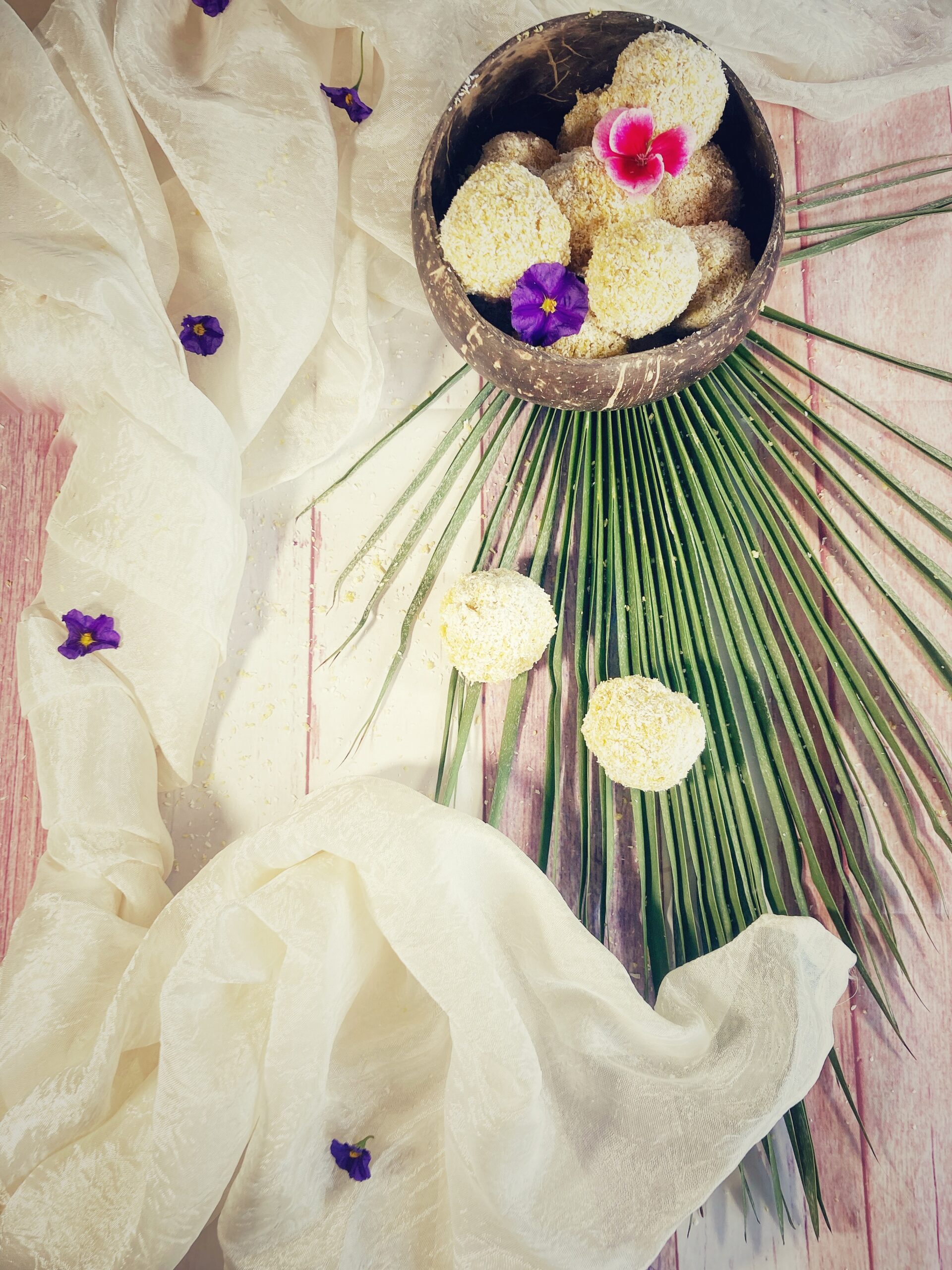 Yemitas de coco (cuba)