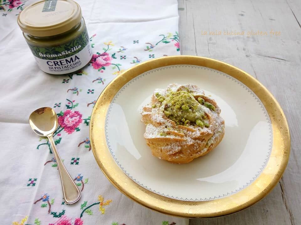 Zeppola con crema di pistacchio di bronte