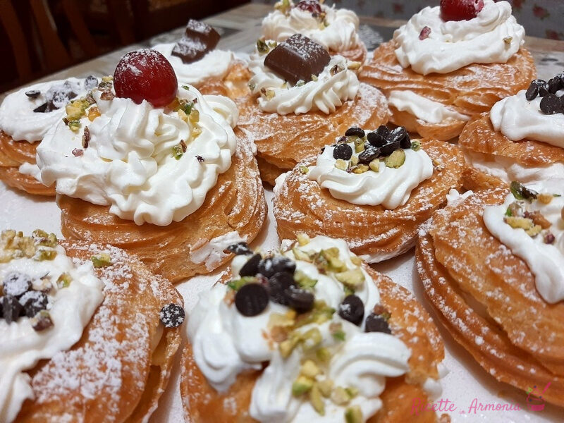 Zeppole di san giuseppe con pistacchio