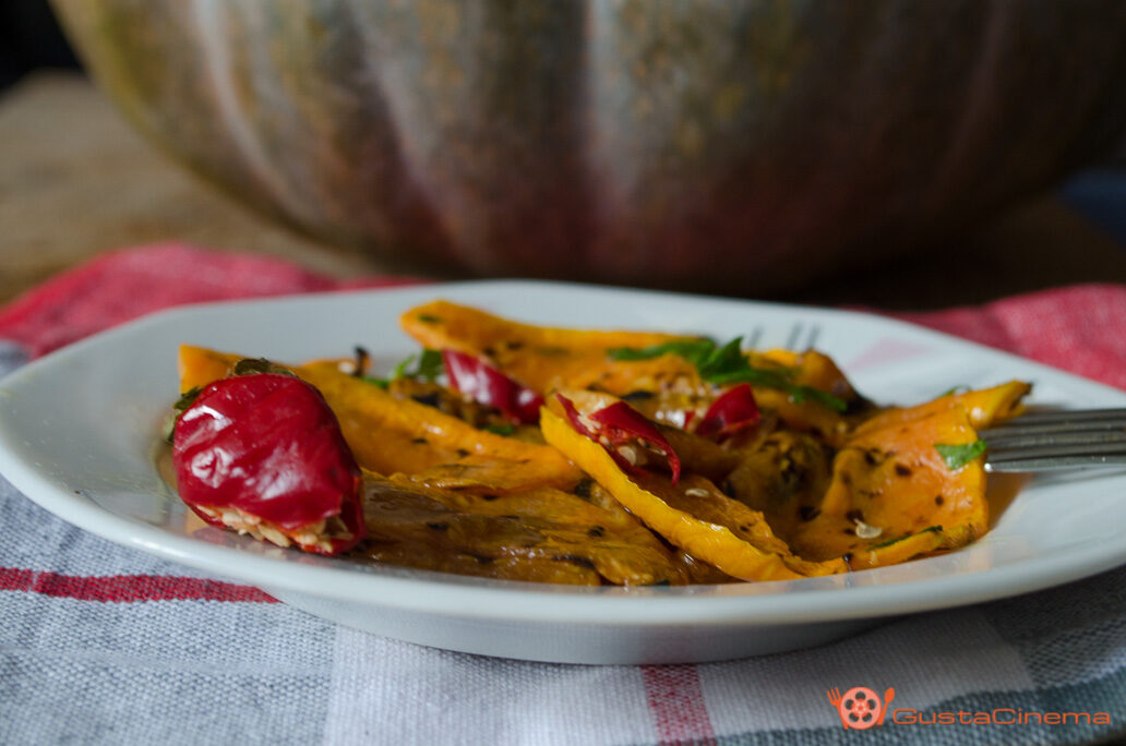 Zucca arrostita con aceto di mele, olio e peperoncino