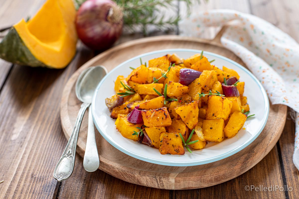 Zucca con cipolla e rosmarino in friggitrice ad aria
