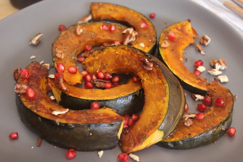 Zucca glassata al forno con melagrana e noci pecan