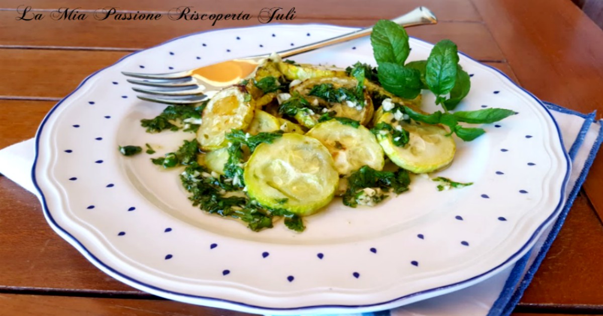 Zucchina siciliana con trito di aglio e menta