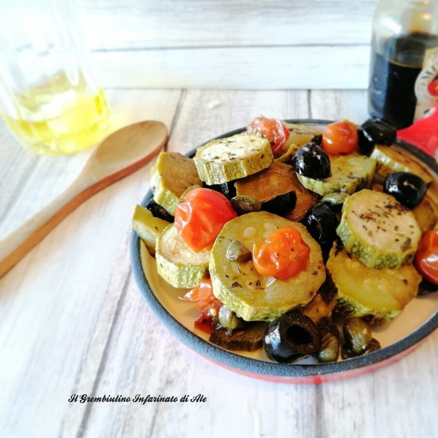 Zucchine ai capperi, olive e pomodorini