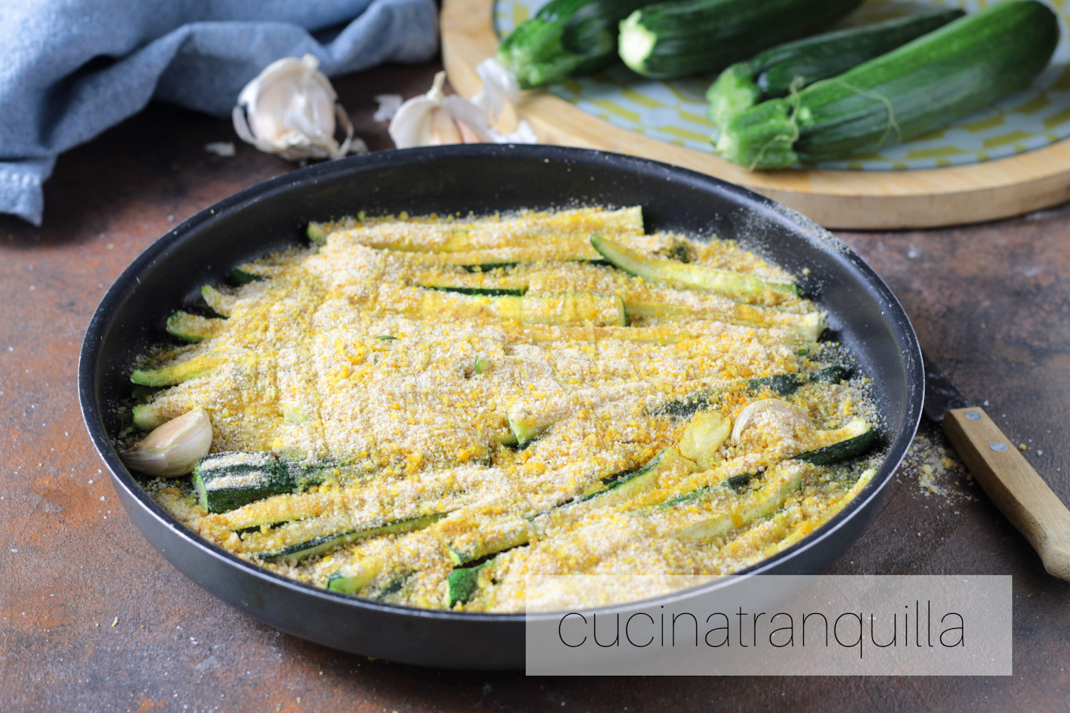 Zucchine gratinate al microonde con curcuma