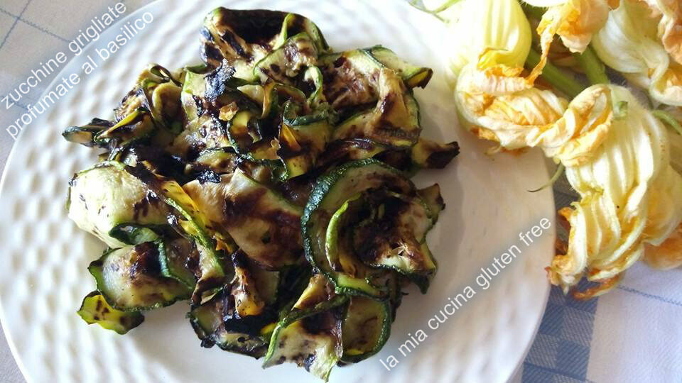 Zucchine grigliate profumate al basilico
