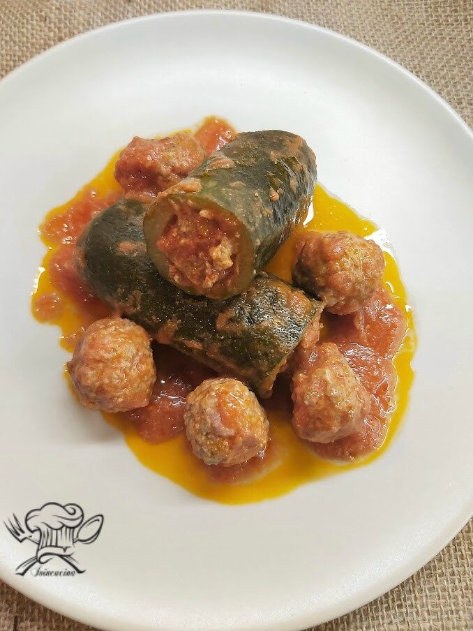 Zucchine ripiene al sugo