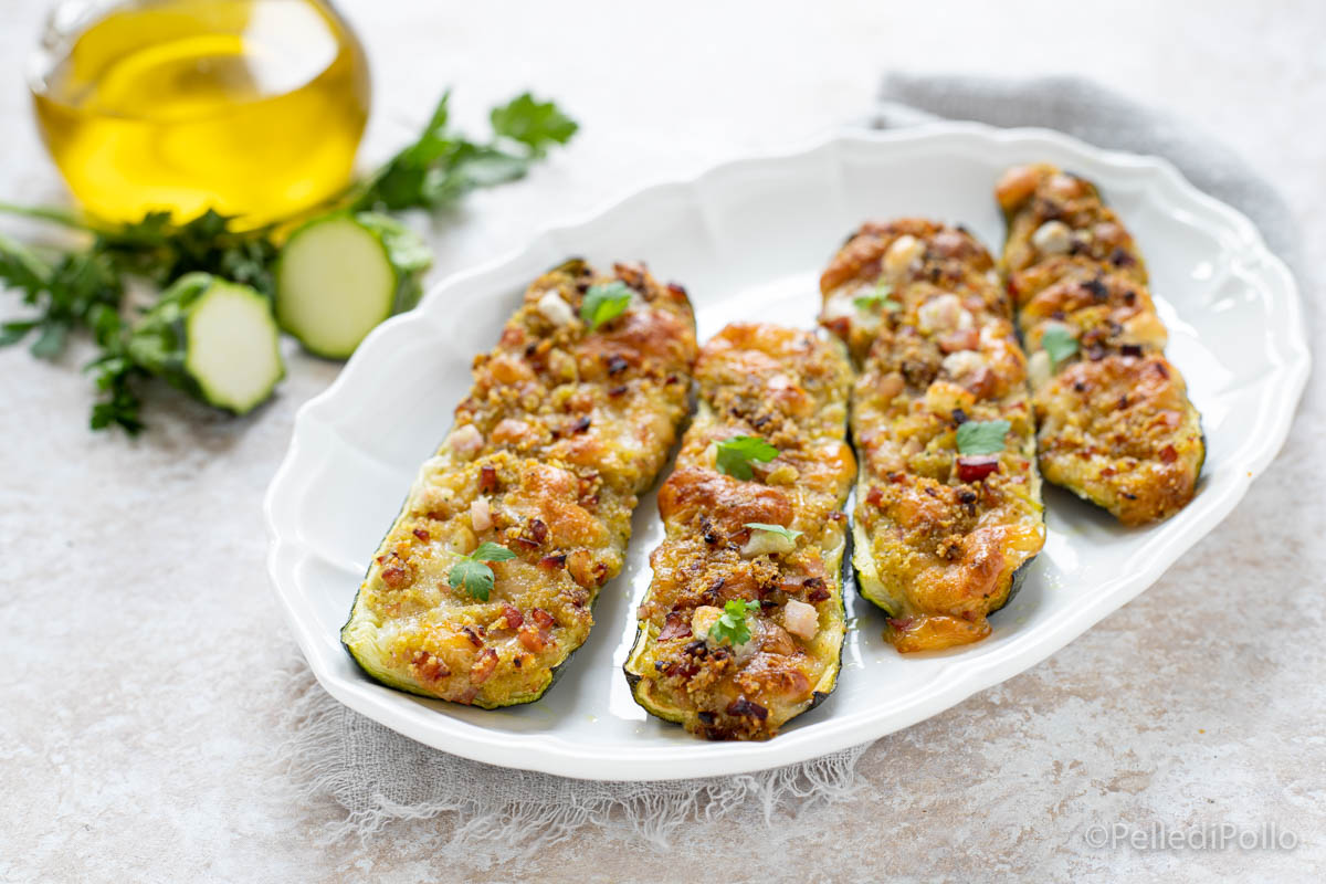 Zucchine ripiene con prosciutto e scamorza