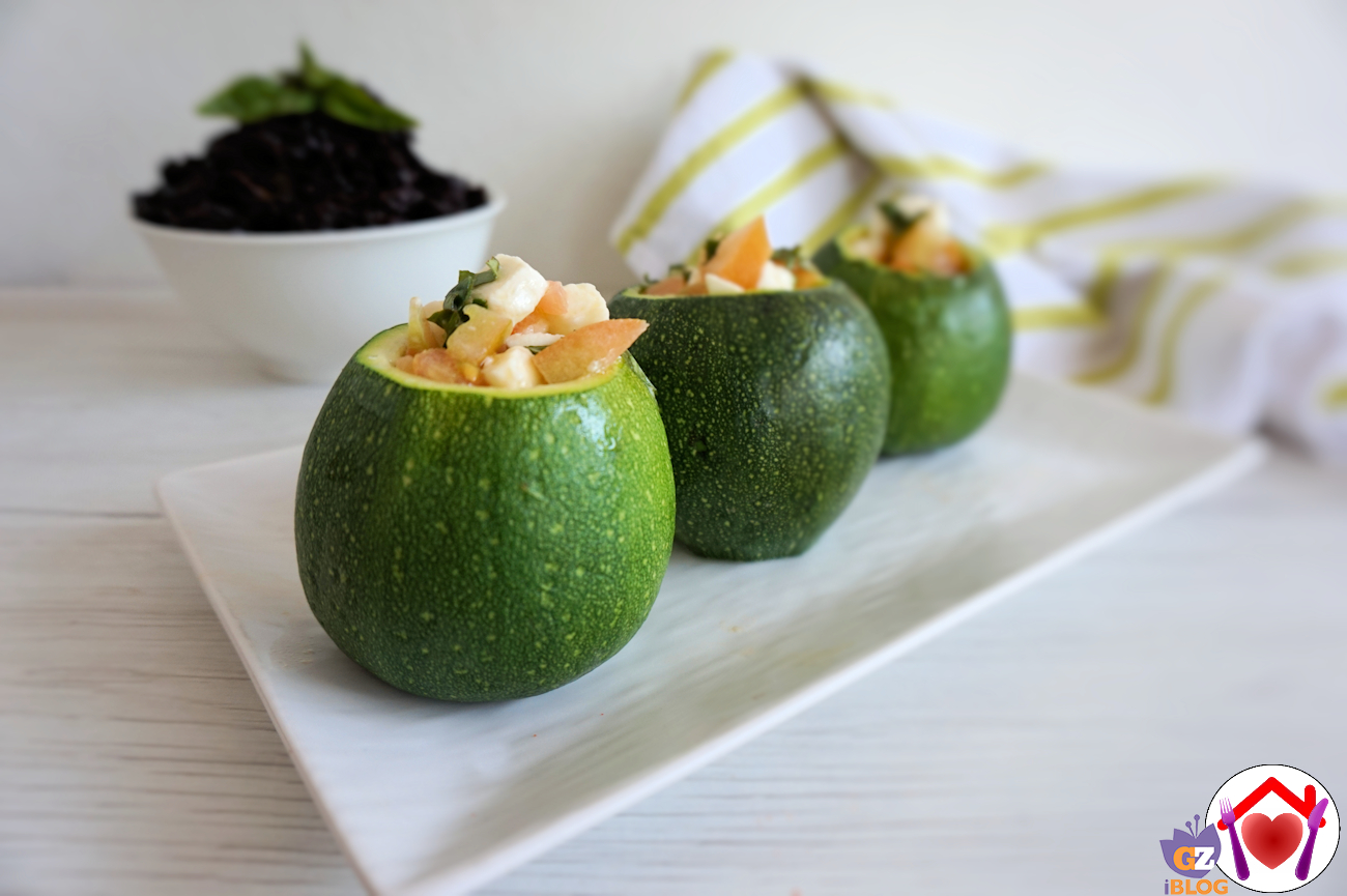 Zucchine ripiene di caprese