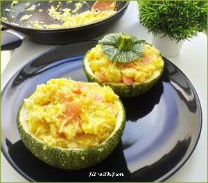 Zucchine ripiene di riso allo zenzero con salmone affumicato
