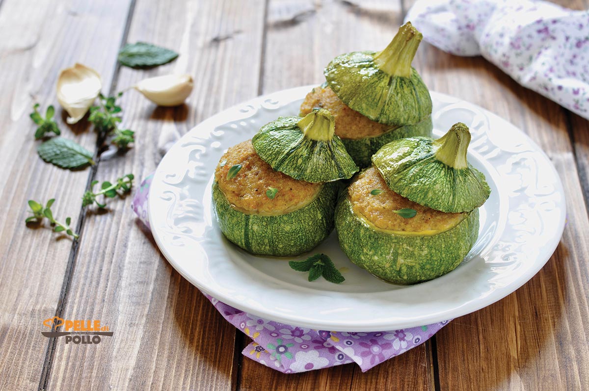 Zucchine tonde ripiene con salsiccia