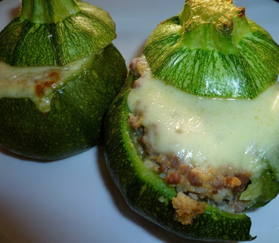 Zucchine tonde ripiene di riso e carne