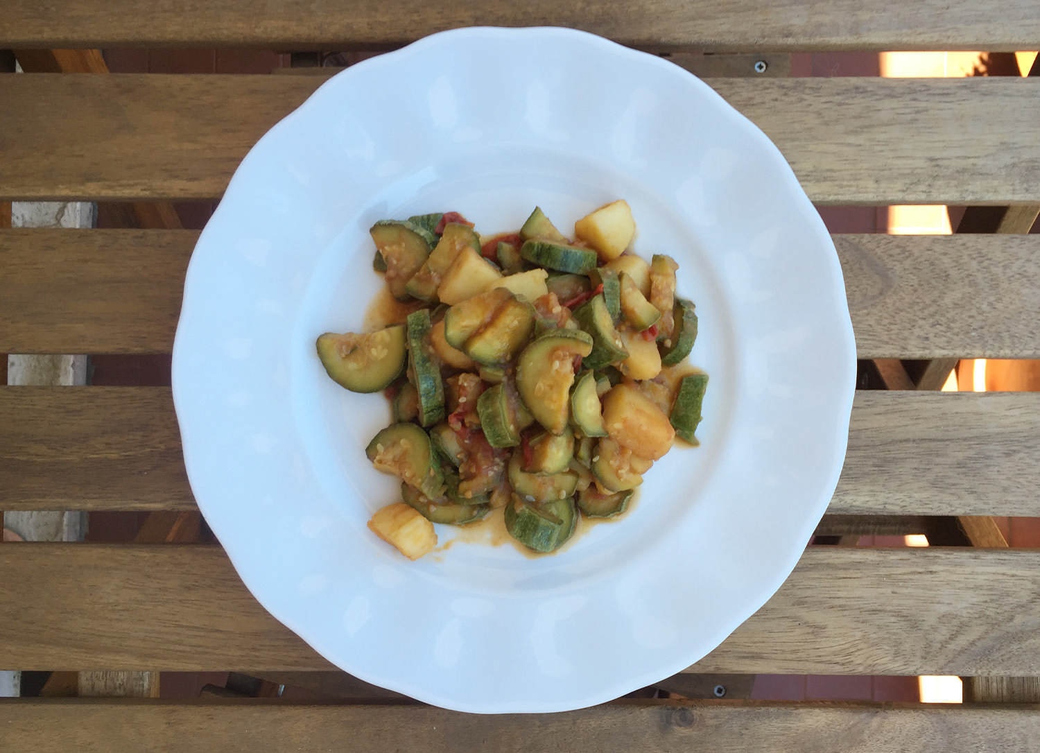 Zucchine tricolore con pomodorini e patate