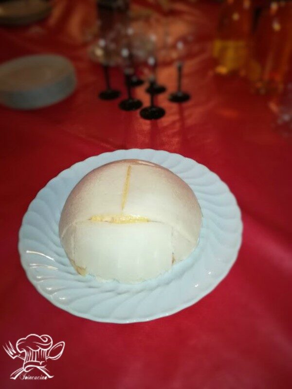 Zuccotto salato di pane bianco