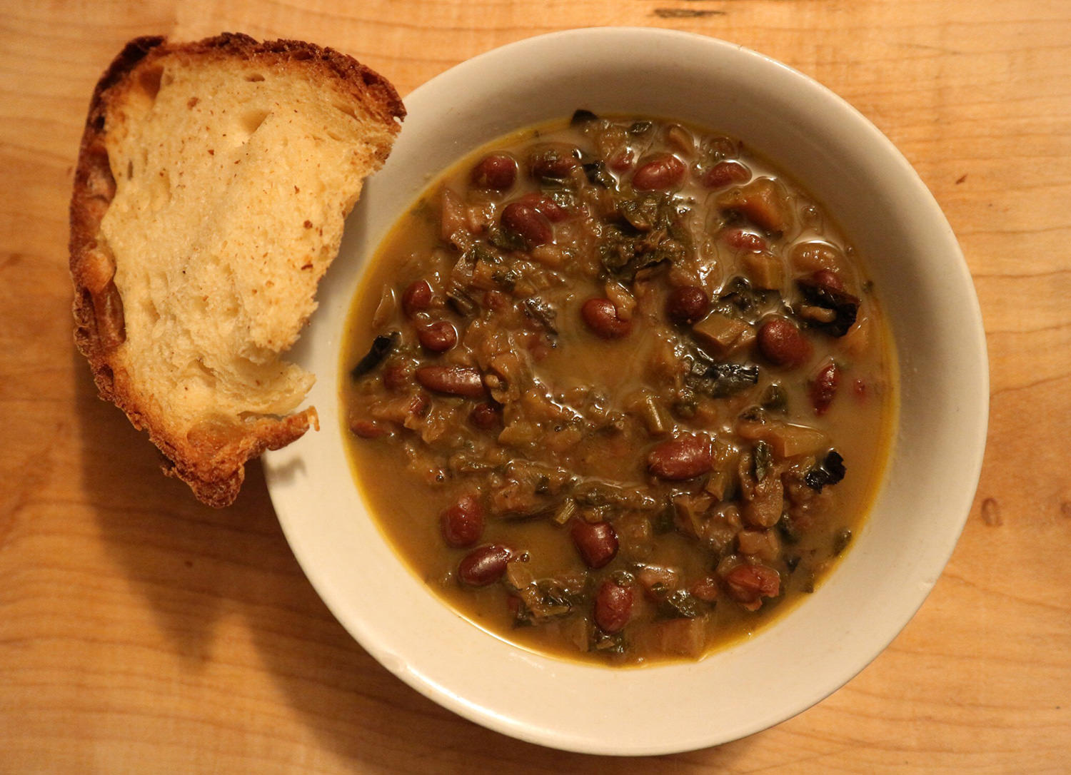 Zuppa alle 4 foglie e fagioli