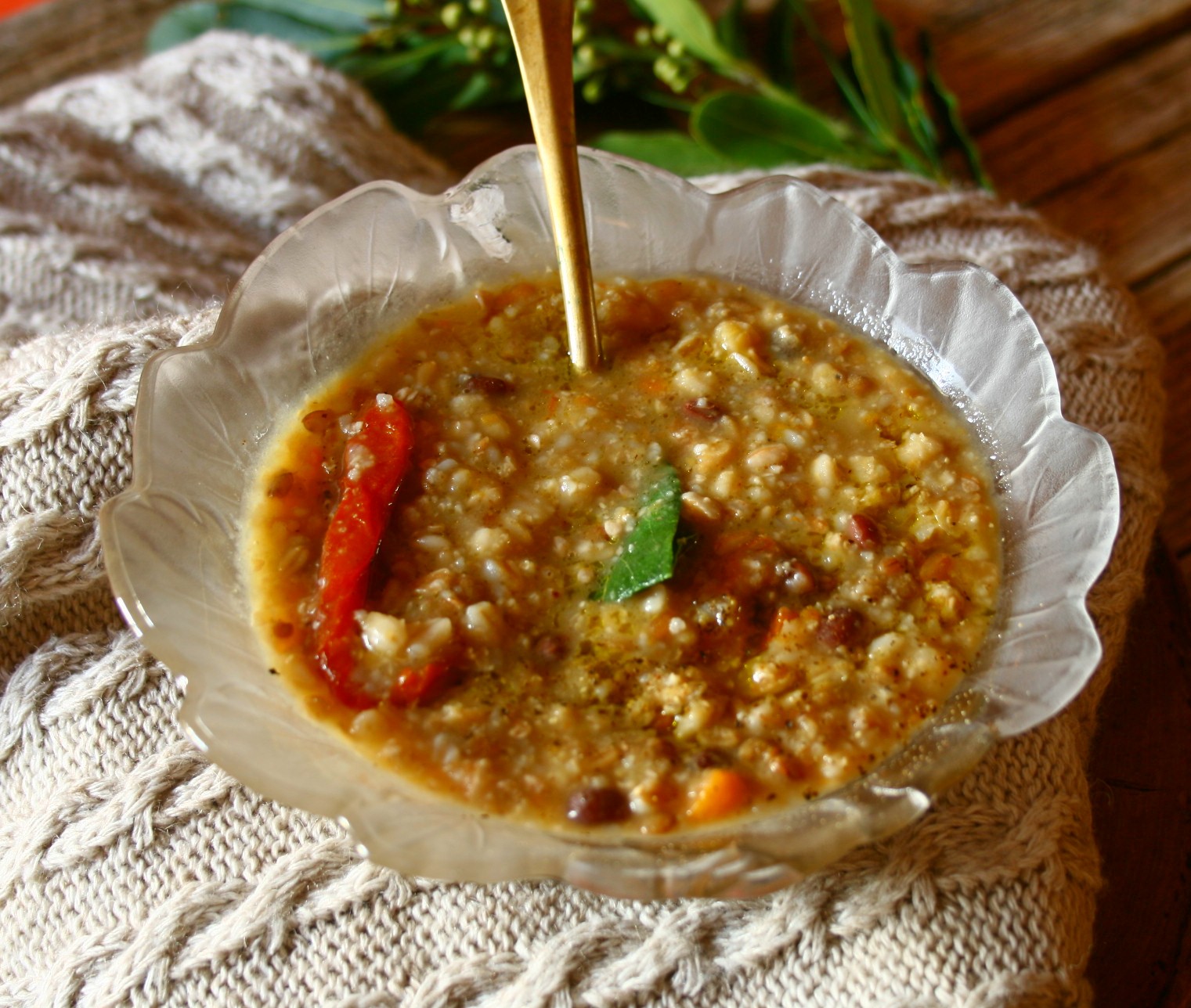 Zuppa antichi cereali  del colle con pomodori secchi