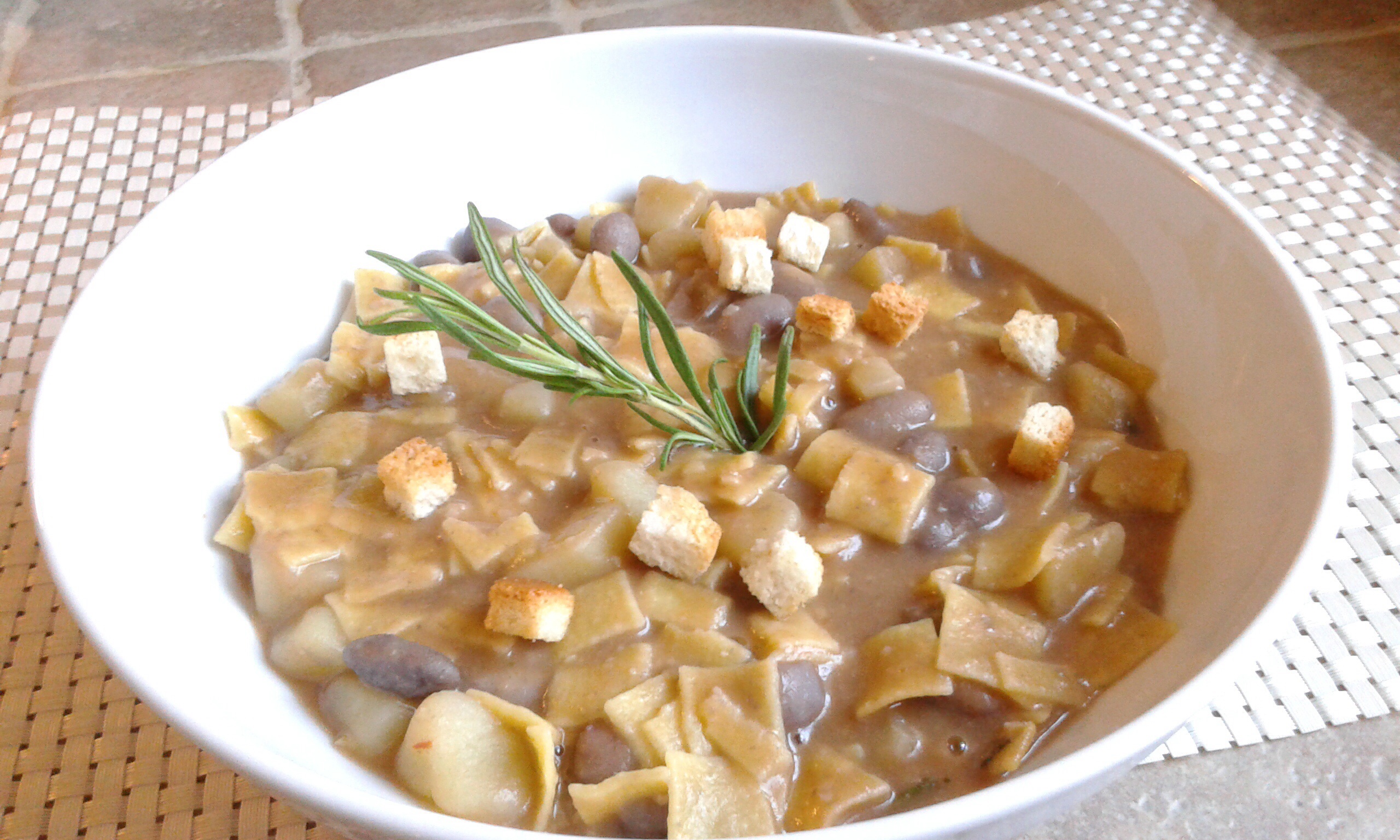 Zuppa con fagioli borlotti e patate