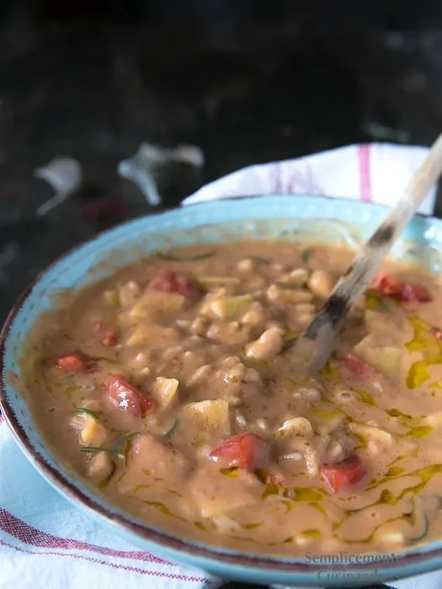 Zuppa di cannellini e farro