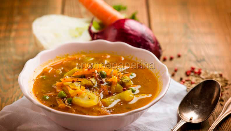 Zuppa di carote, finocchi e piselli alla curcuma , ottima cena