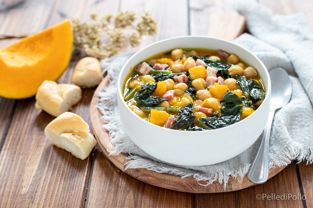 Zuppa di cavolo nero con zucca e ceci