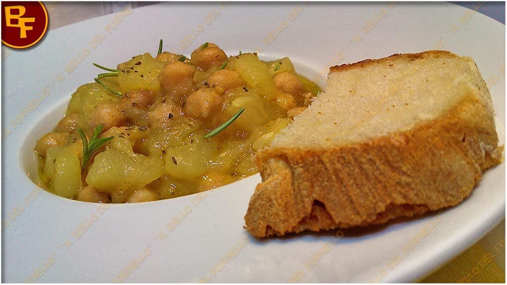 Zuppa di ceci con patate e zucchine