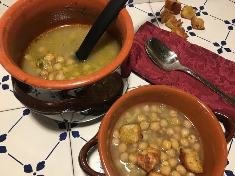 Zuppa di ceci con sedano e limone