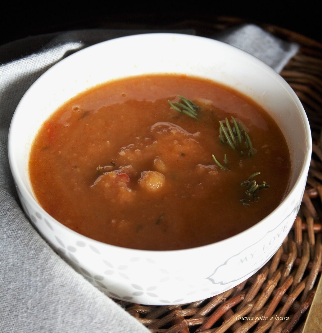 Zuppa di ceci e zucca gialla