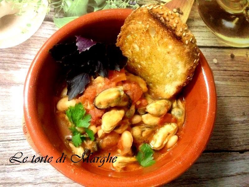 Zuppa di cozze e fagioli sapore di mare.