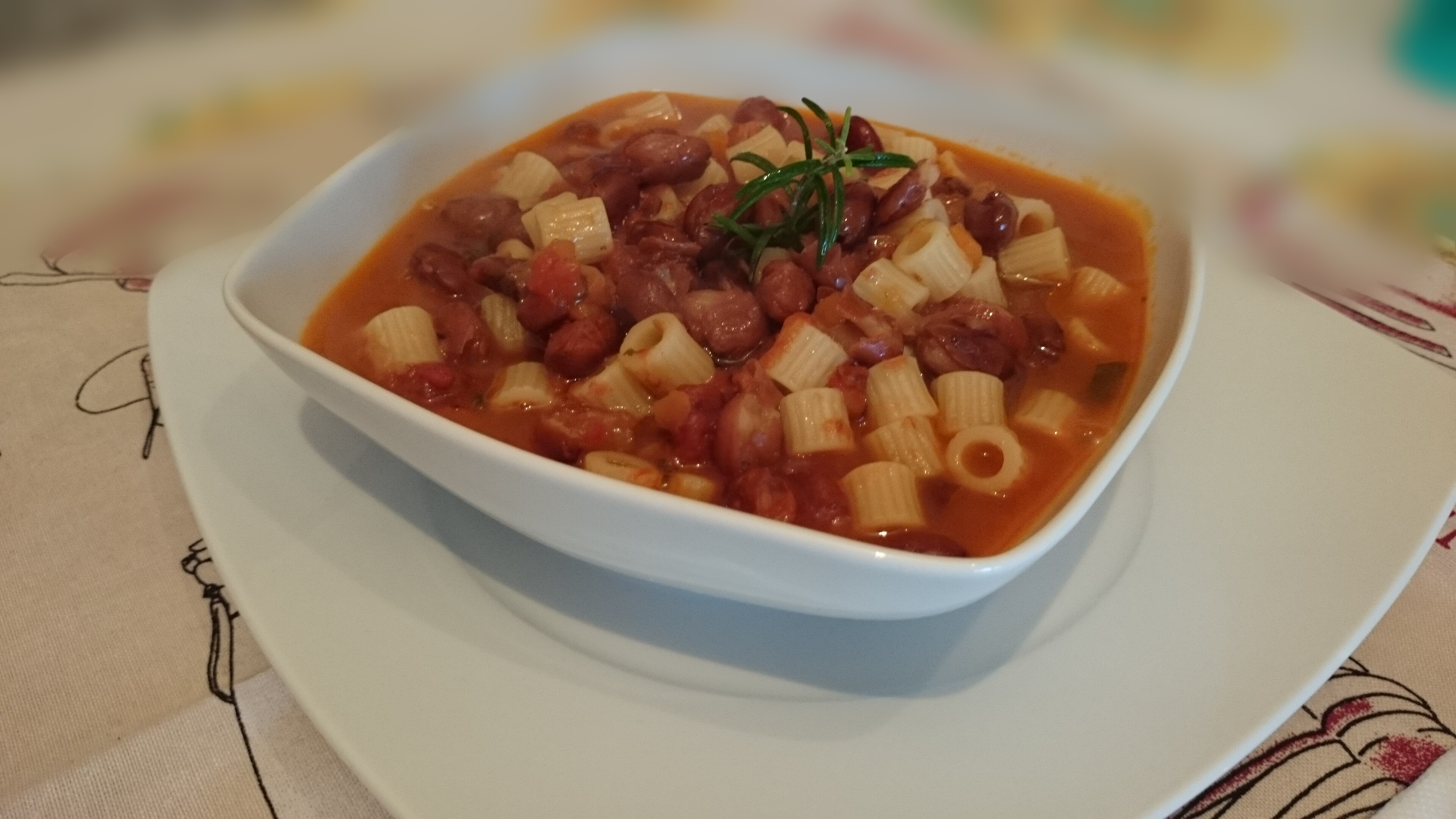 Zuppa di fagioli borlotti con ditalini rigati