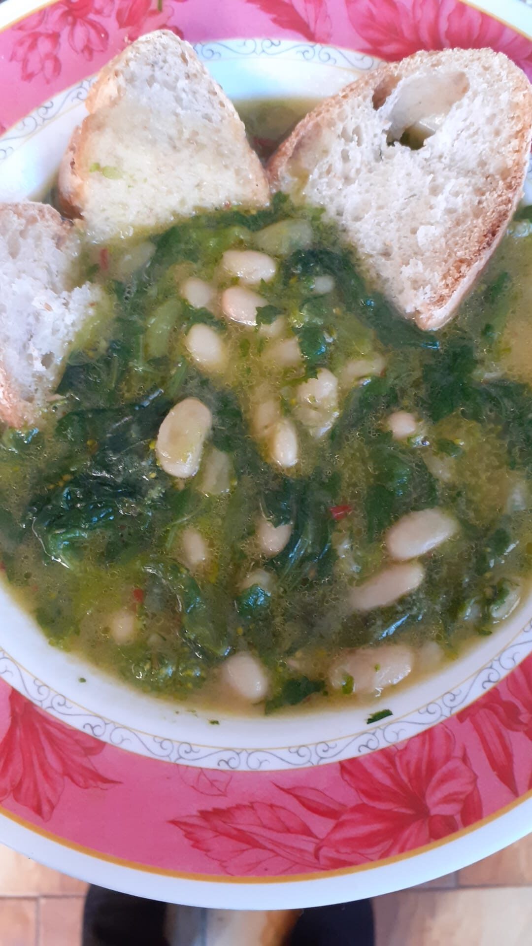 Zuppa di fagioli e broccoletti