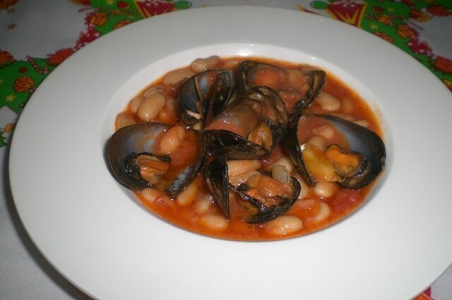 Zuppa di fagioli e cozze