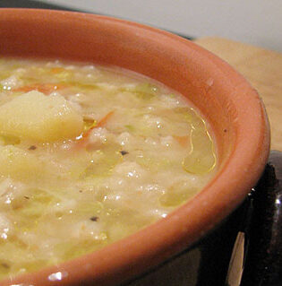 Zuppa di farro con cavolo nero (o “braschette”)