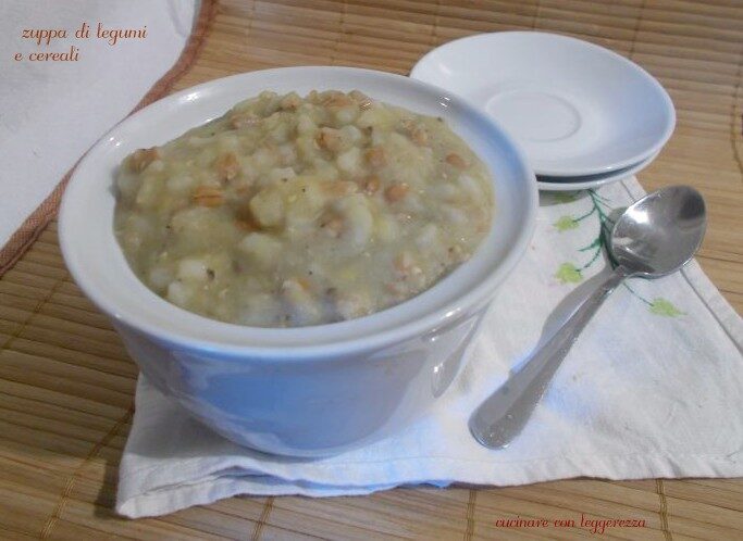 Zuppa di legumi e cereali