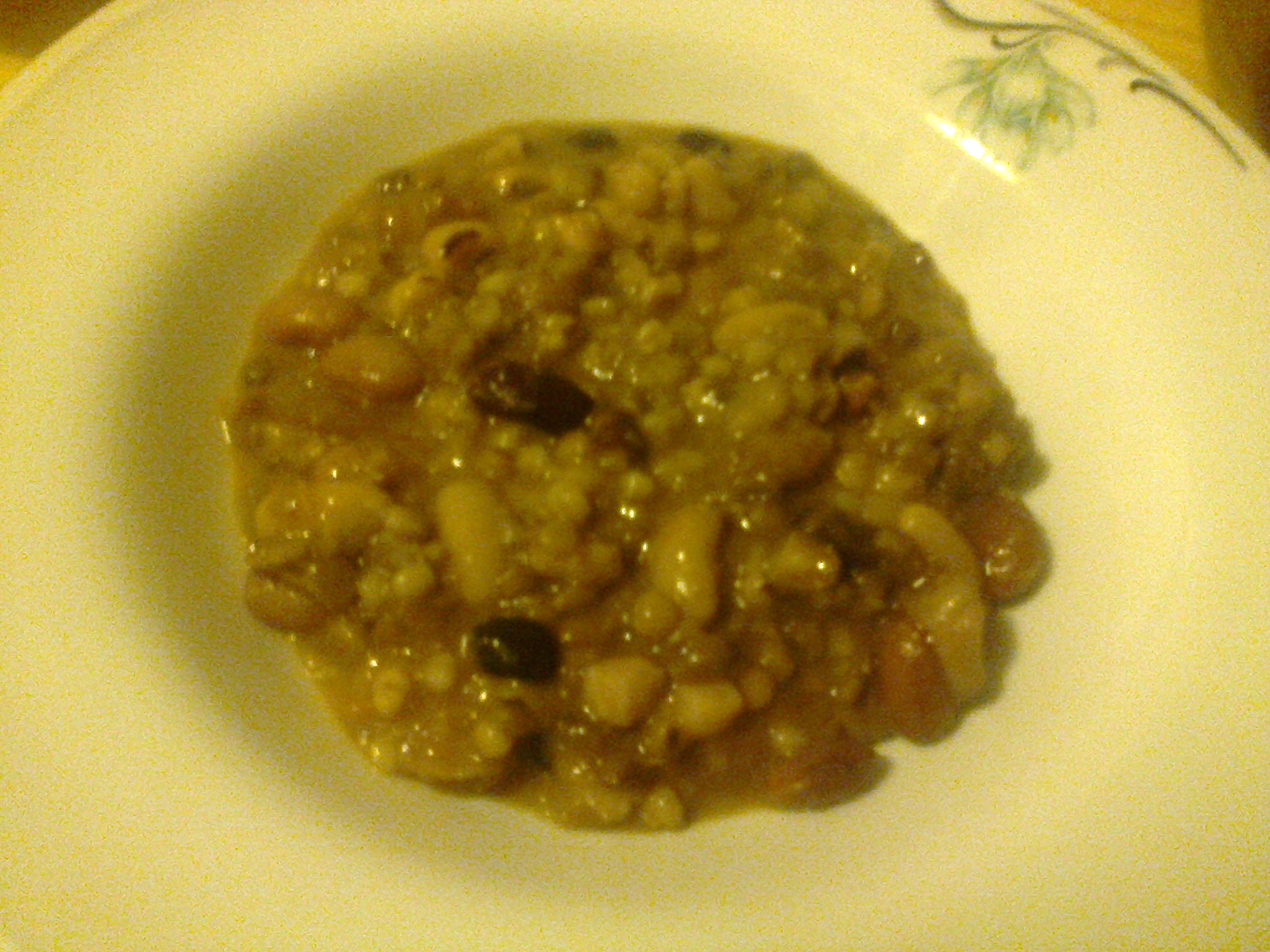Zuppa di legumi misti ed orzo