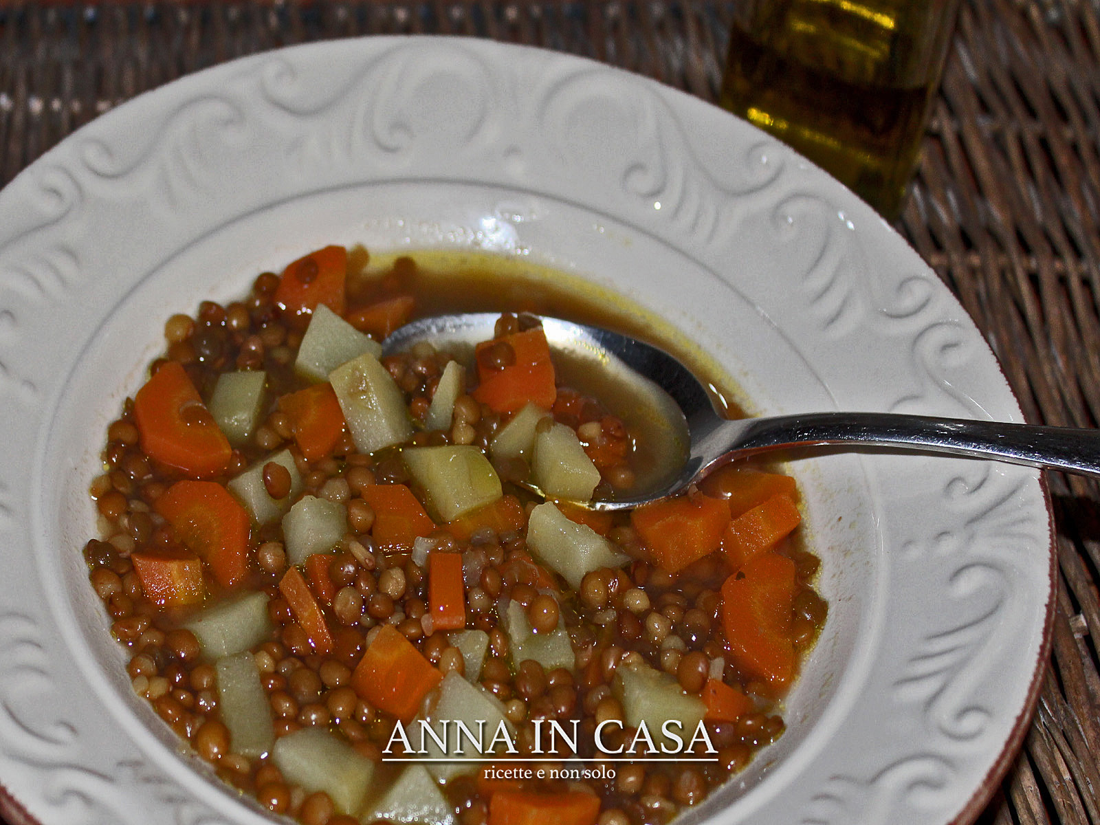 Zuppa di lenticchie carote e patate