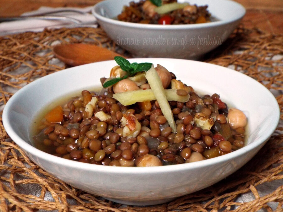 Zuppa di lenticchie e ceci speziata allo zenzero