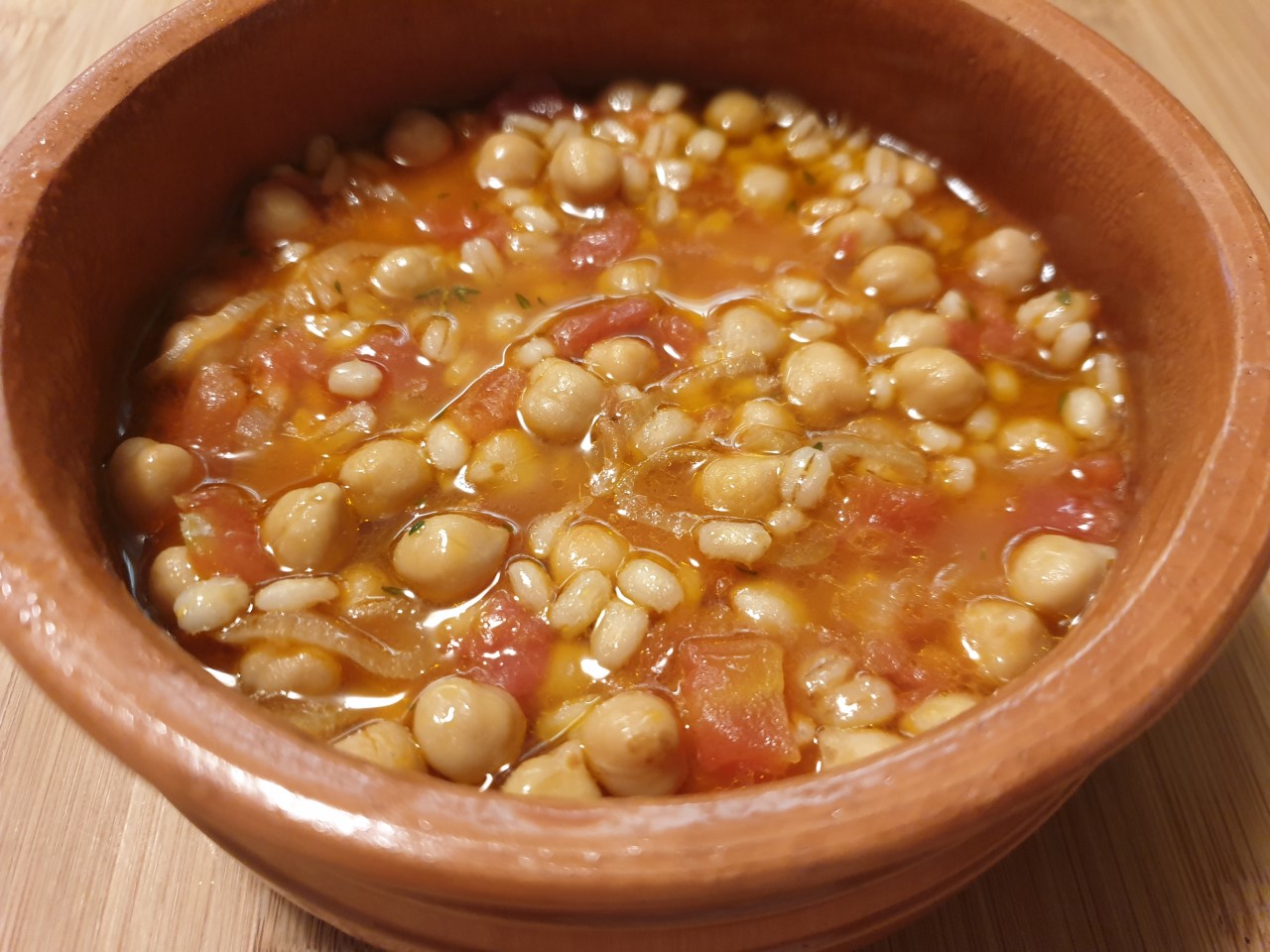 Zuppa di orzo e ceci