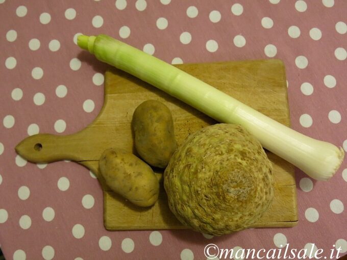 Zuppa di patate, porro e sedano rapa