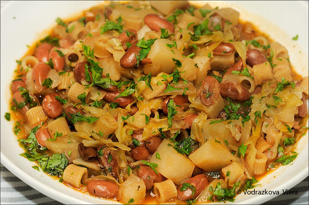 Zuppa di rutabaga, borlotti e ditalini integrali