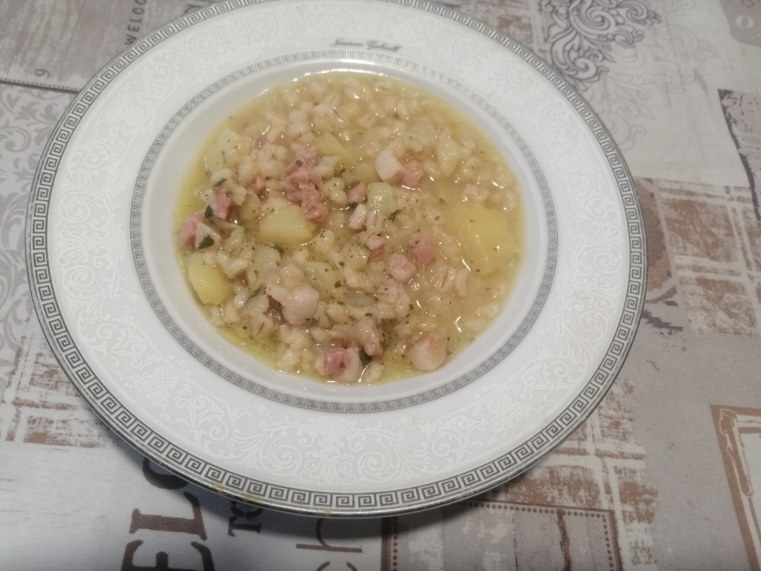 Zuppa d’orzo alla tirolese